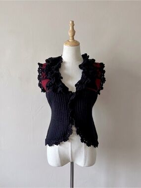 Ralph Lauren Blue Label c. 1990s Hand-Knit Ruffled Vest in Black and Oxblood | M